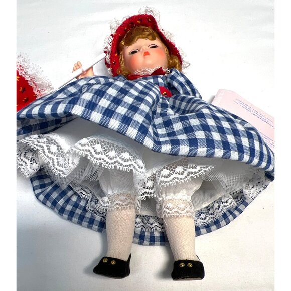 Madame Alexander Miniature Showcase Doll With Parasol & Red Bonnet, Signed Stand - Picture 4 of 7